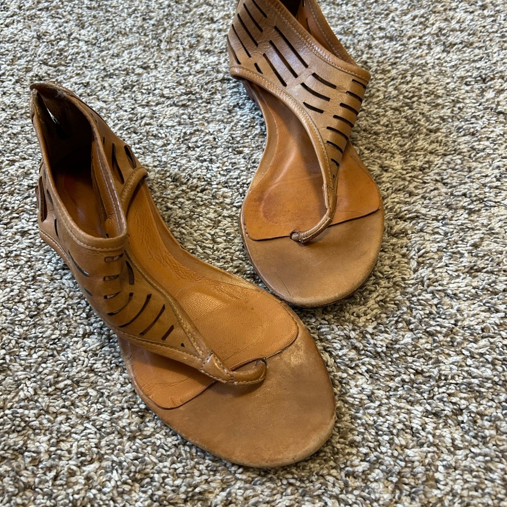 Brown Leather Sandals with Thong Design